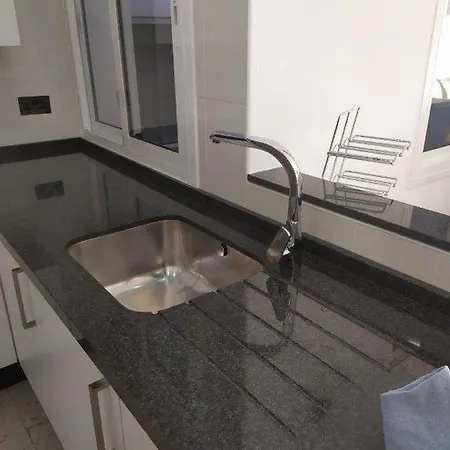 Tuhillo 1i Menyber Nerja